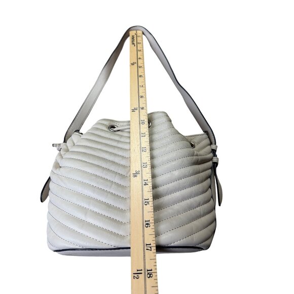 Steve Madden White Quilted Faux Leather Bucket Bag With Drawstring Closure - Picture 7 of 9